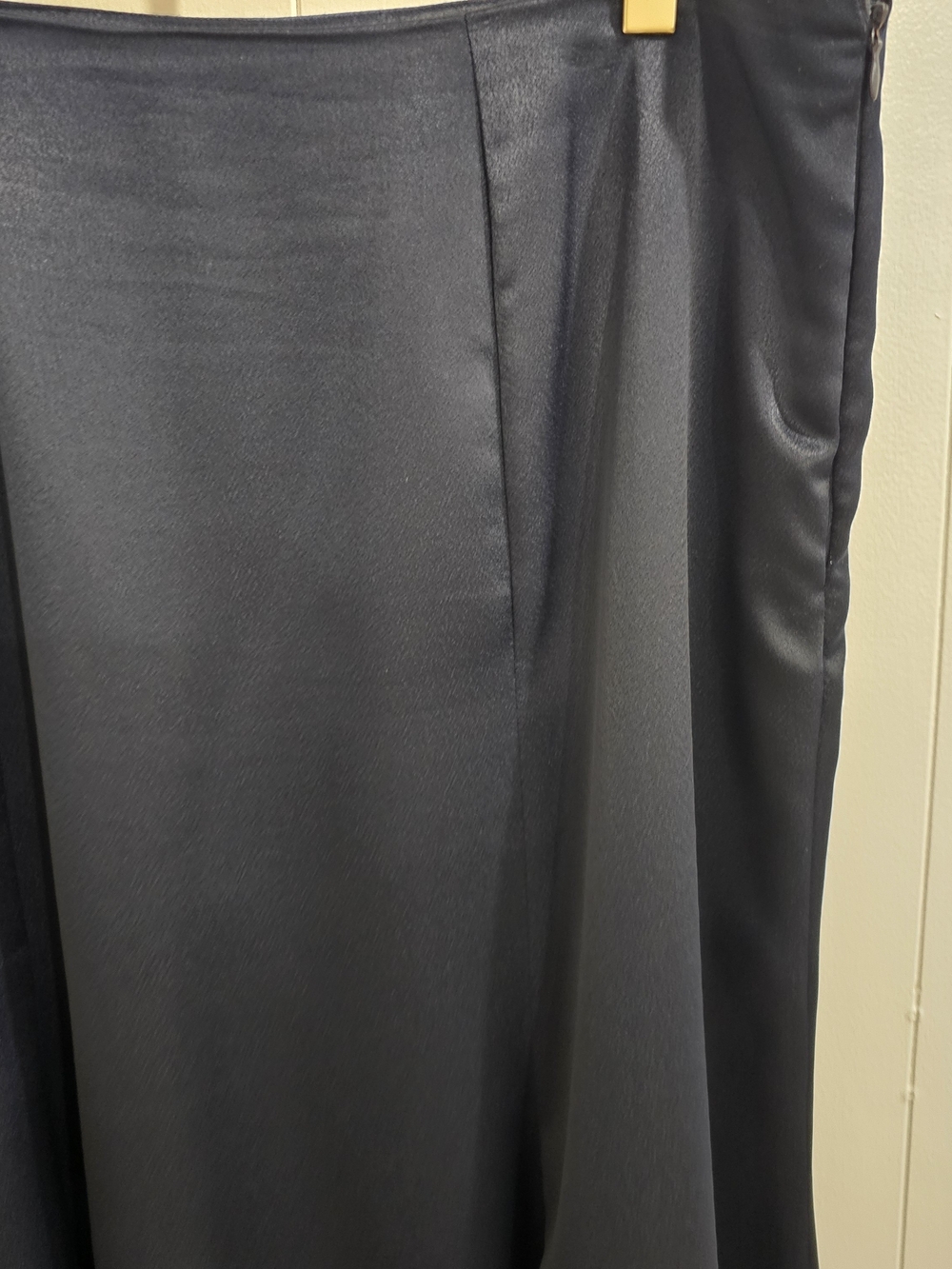 Source Unknown Navy Satin Midi Skirt - Picture 4 of 7
